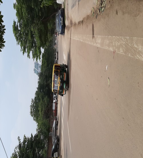 Aam rasta without footpath